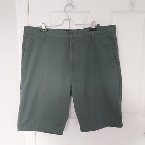 Mens Green Volcom Vmonty short